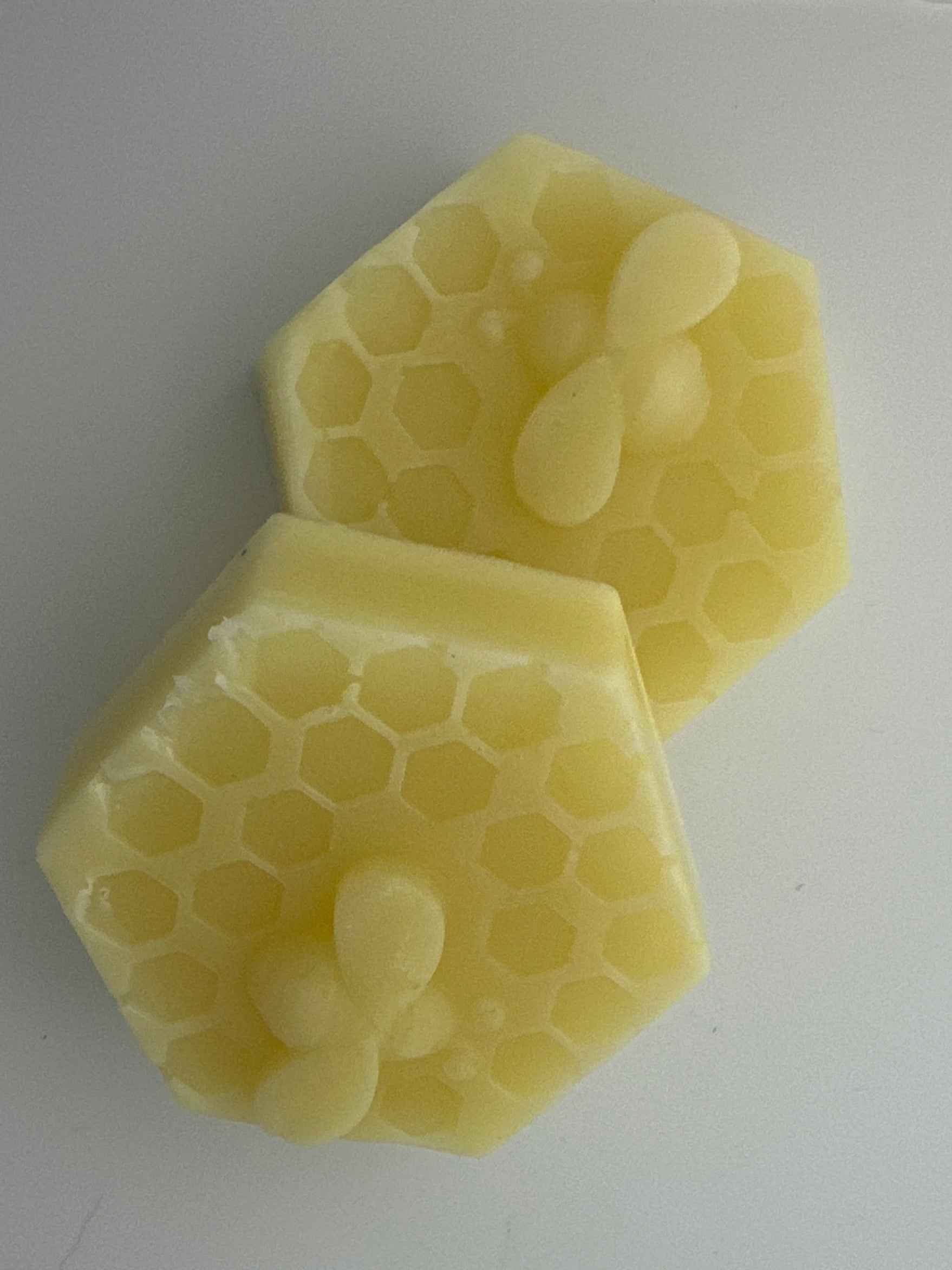 Beeswax & Honey Bar Soap | Handcrafted Moisturizing Soap | SLS Free | Chilvera